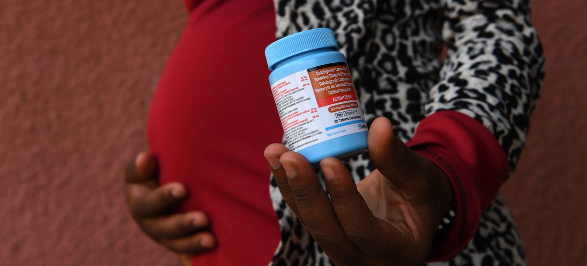 La discrimination et les violences domestiques entravent la lutte contre le sida, selon l’ONUSIDA